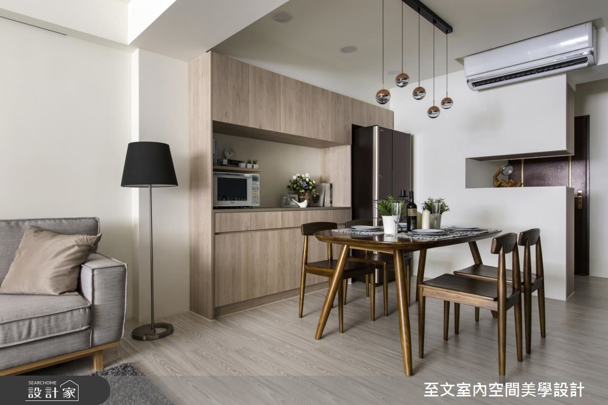 位於都市中心的老舊長形屋是台灣常見的居住形式,通常