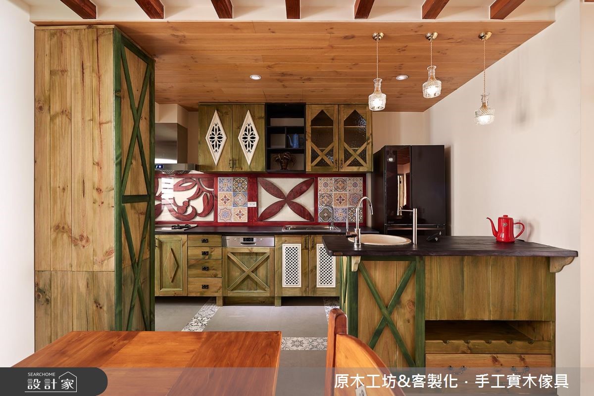 35 坪老屋,作為年輕夫妻的新婚宅居所,在原木工坊的