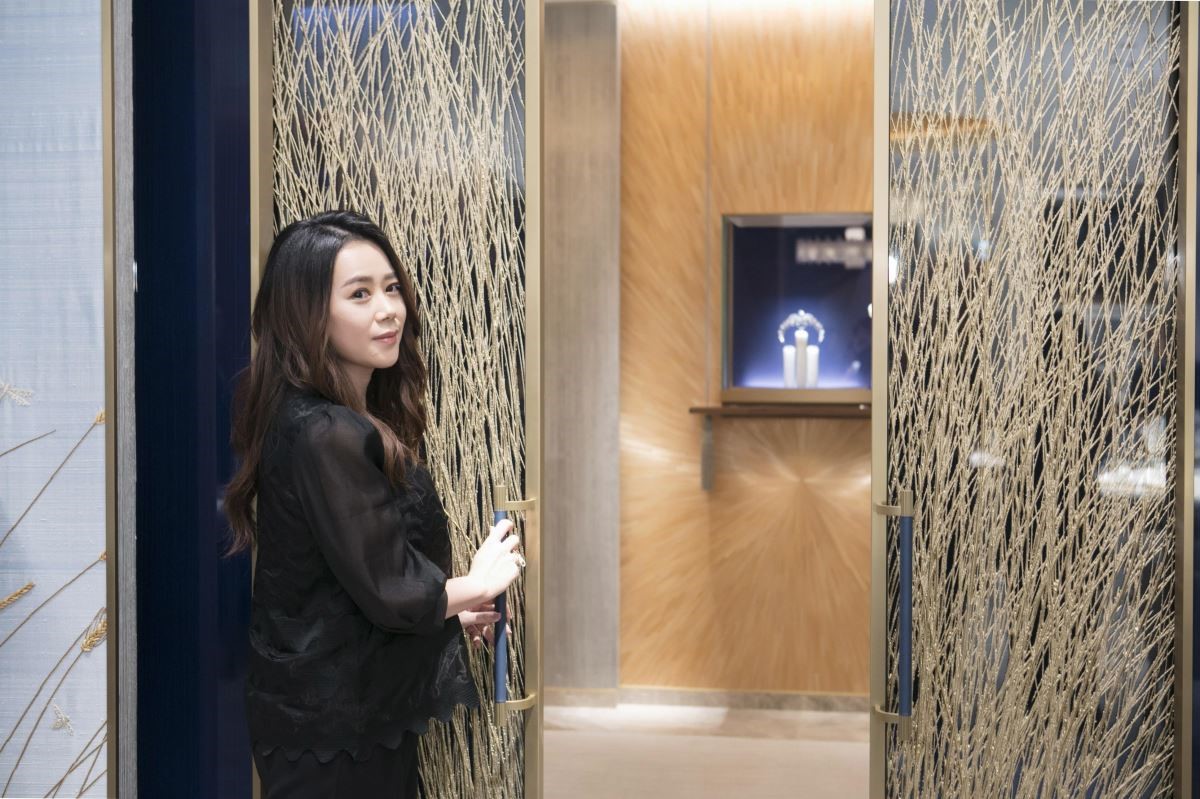 江欣宜設計師認為,唯有細節終能成就經典,Chaumet 對空間細節無一不講究,藉此連結品牌的百年精神。攝影_Mark Lee 江欣宜設計師認為,唯有細節終能成就經典,Chaumet 對空間細節無一不講究,藉此連結品牌的百年精神。攝影_Mark Lee