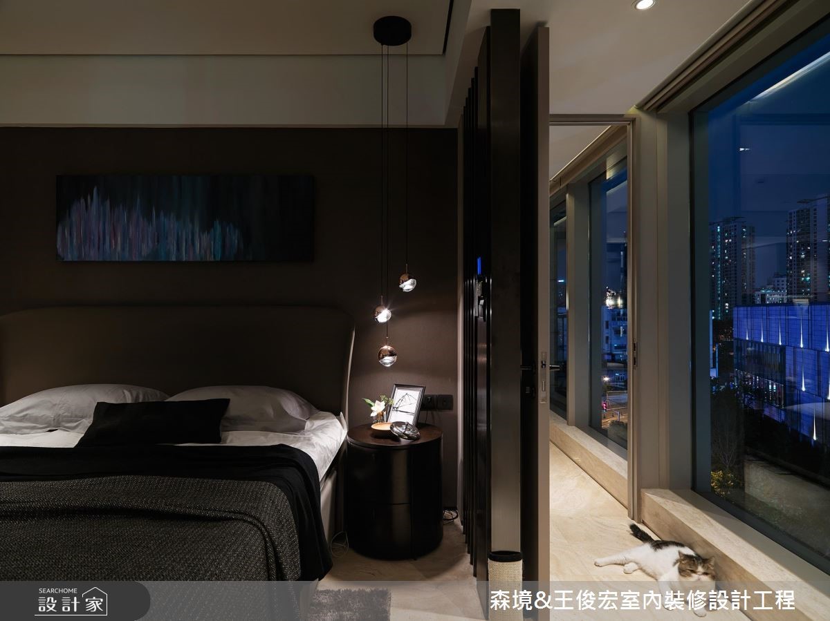 位於中國上海市中心的 35 坪高樓層老屋,坐擁繁華且唯