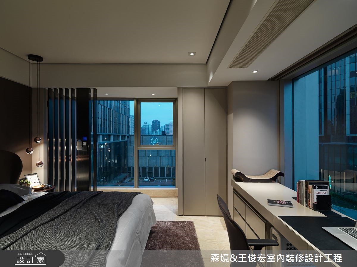 位於中國上海市中心的 35 坪高樓層老屋,坐擁繁華且唯