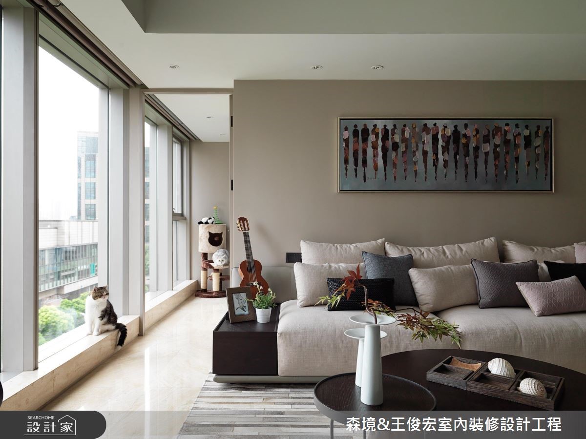 位於中國上海市中心的 35 坪高樓層老屋,坐擁繁華且唯