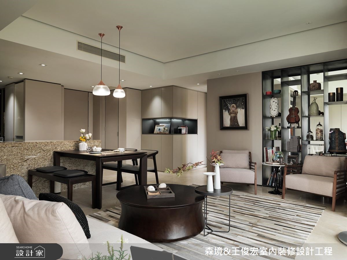 位於中國上海市中心的 35 坪高樓層老屋,坐擁繁華且唯