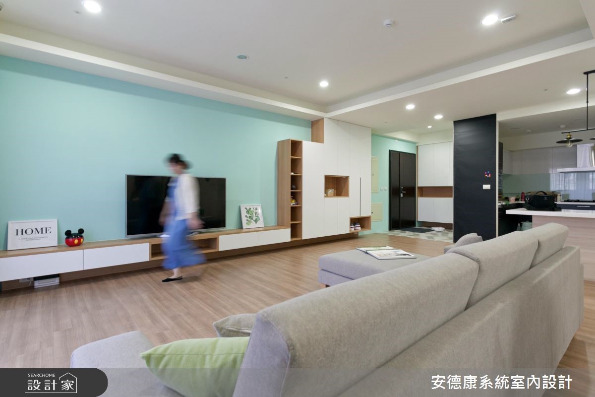 不到 30 歲的超年輕首購屋主夫妻喜歡經爽明亮的居家特