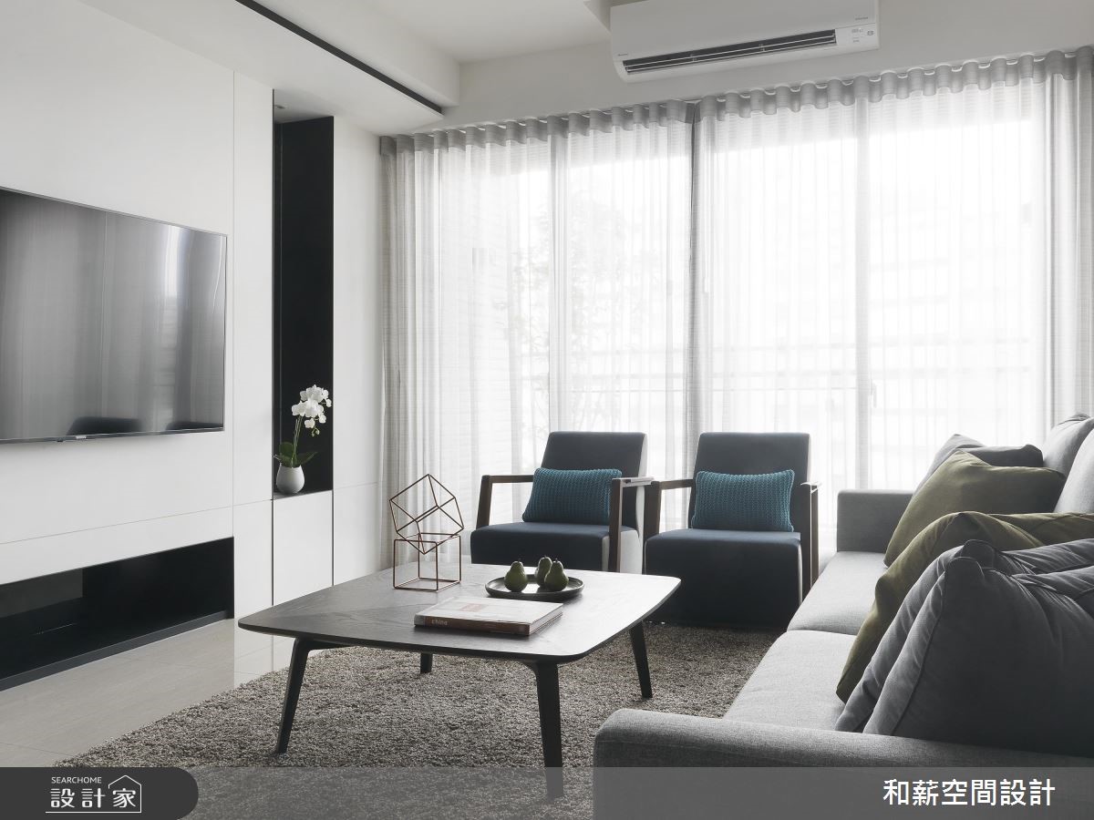 34 坪現代風居家,設計師考量到家庭成員使用需求,將