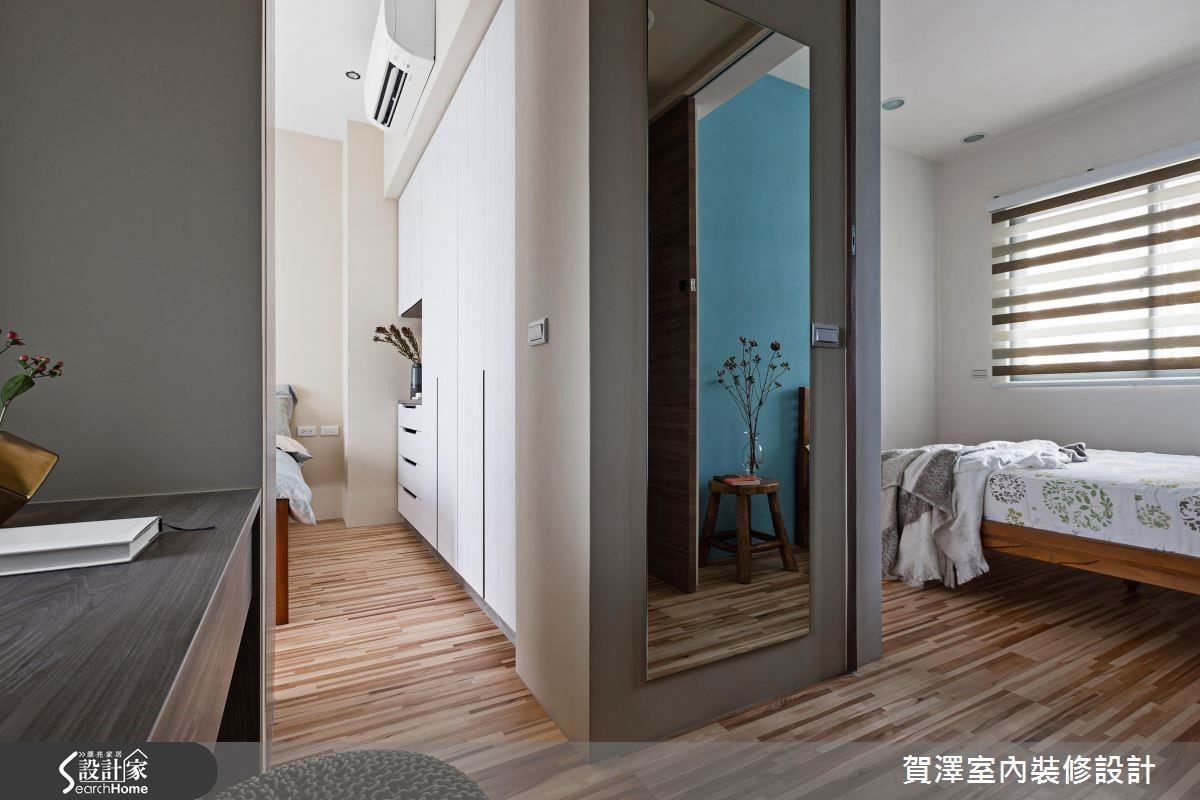 一對新婚夫妻在購入新宅後,因為管道線位於屋內中央,