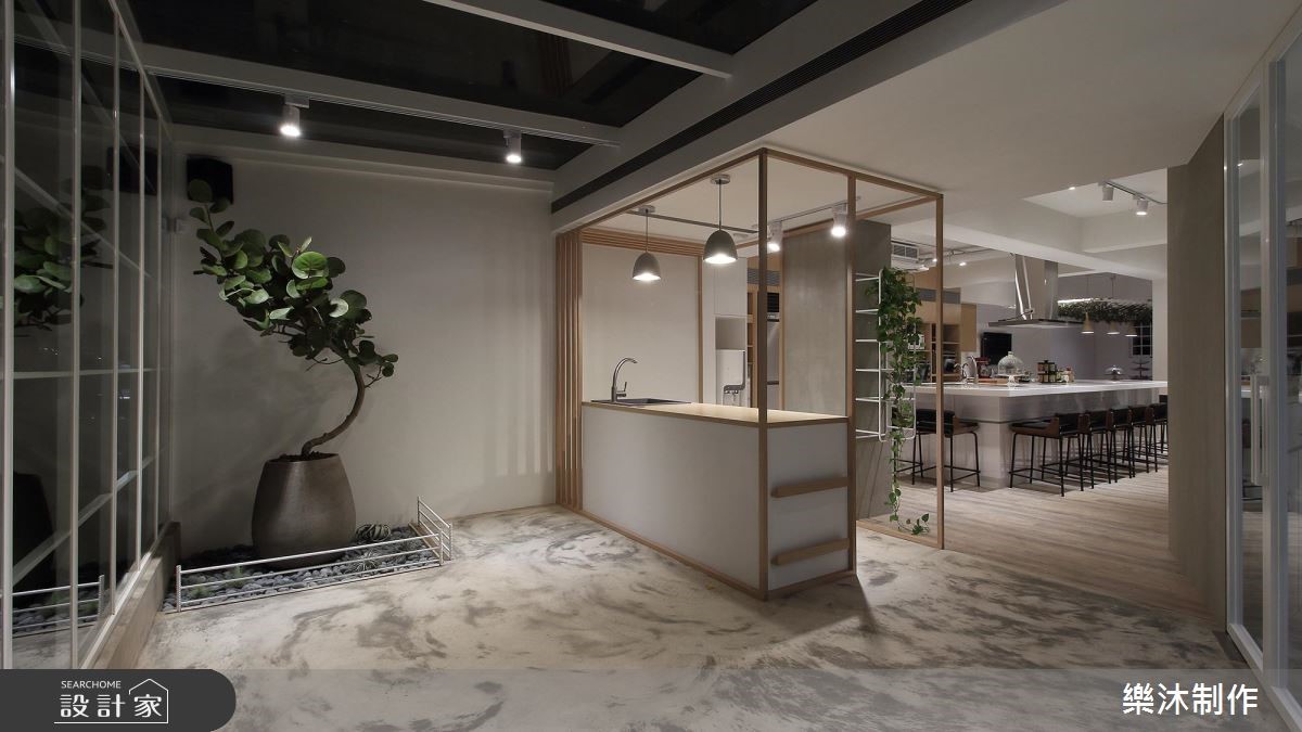 40 坪老屋,作為烘焙教室、美髮沙龍的複合商空場域,