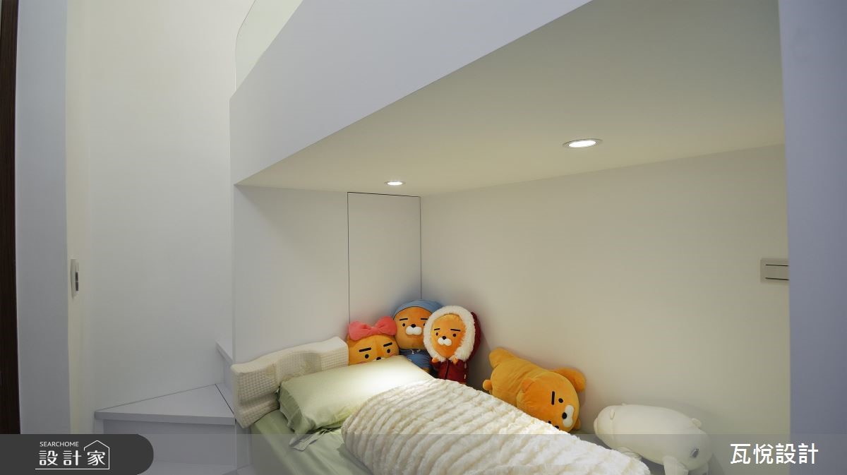 16 坪的現代風居宅,屋主為夫妻兩人,以及兩個孩子,