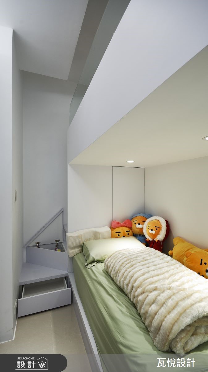 16 坪的現代風居宅,屋主為夫妻兩人,以及兩個孩子,