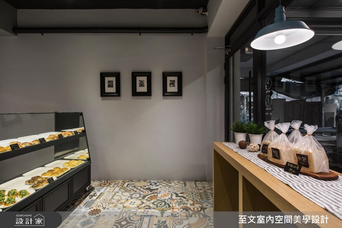 屋齡超過 40 年的老鐘錶行,將改造為年輕夫妻創業的夢