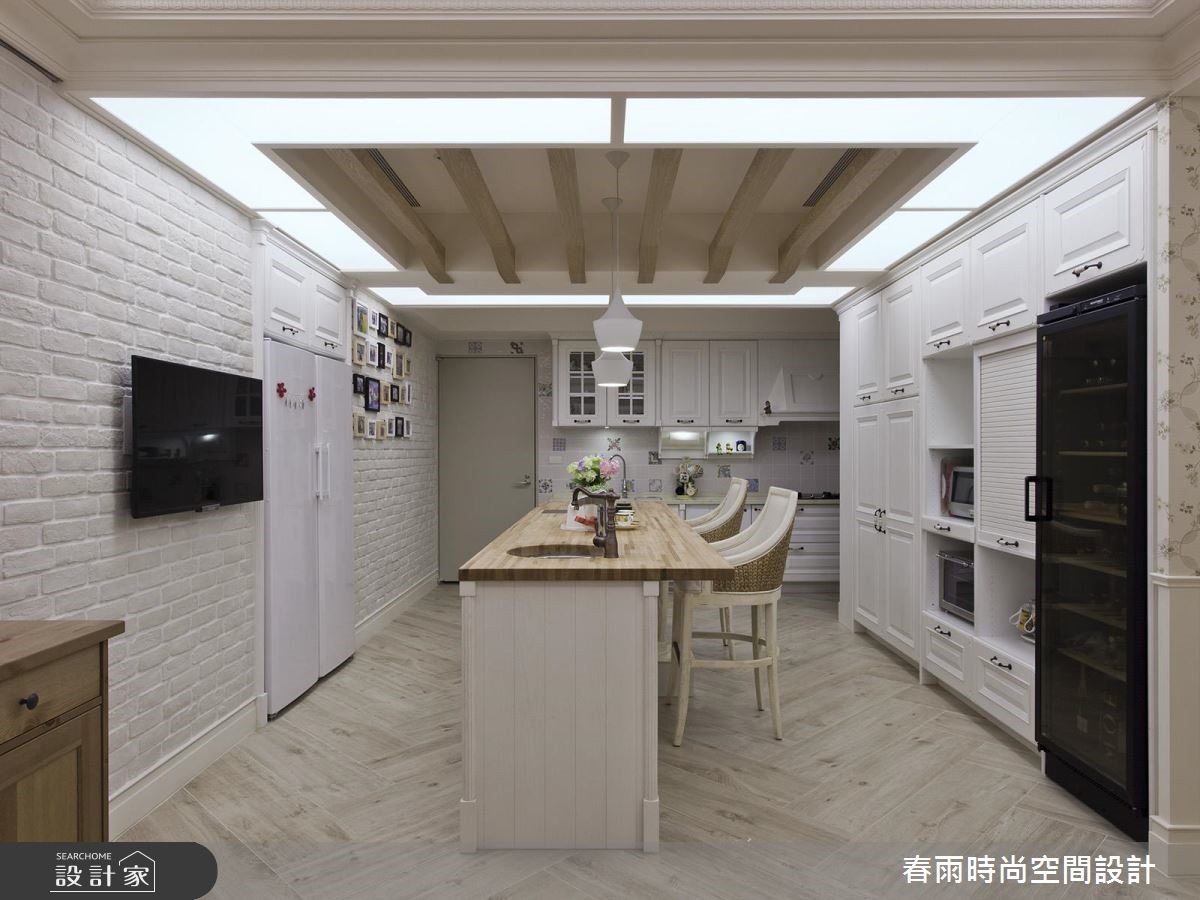 73 坪大宅,設計師依循屋主的收藏藝品,將空間發展成