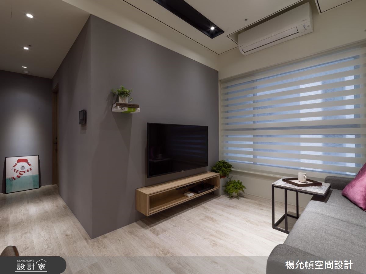 18 坪居宅,主人期望回到家後就可回歸沉靜,於是設計