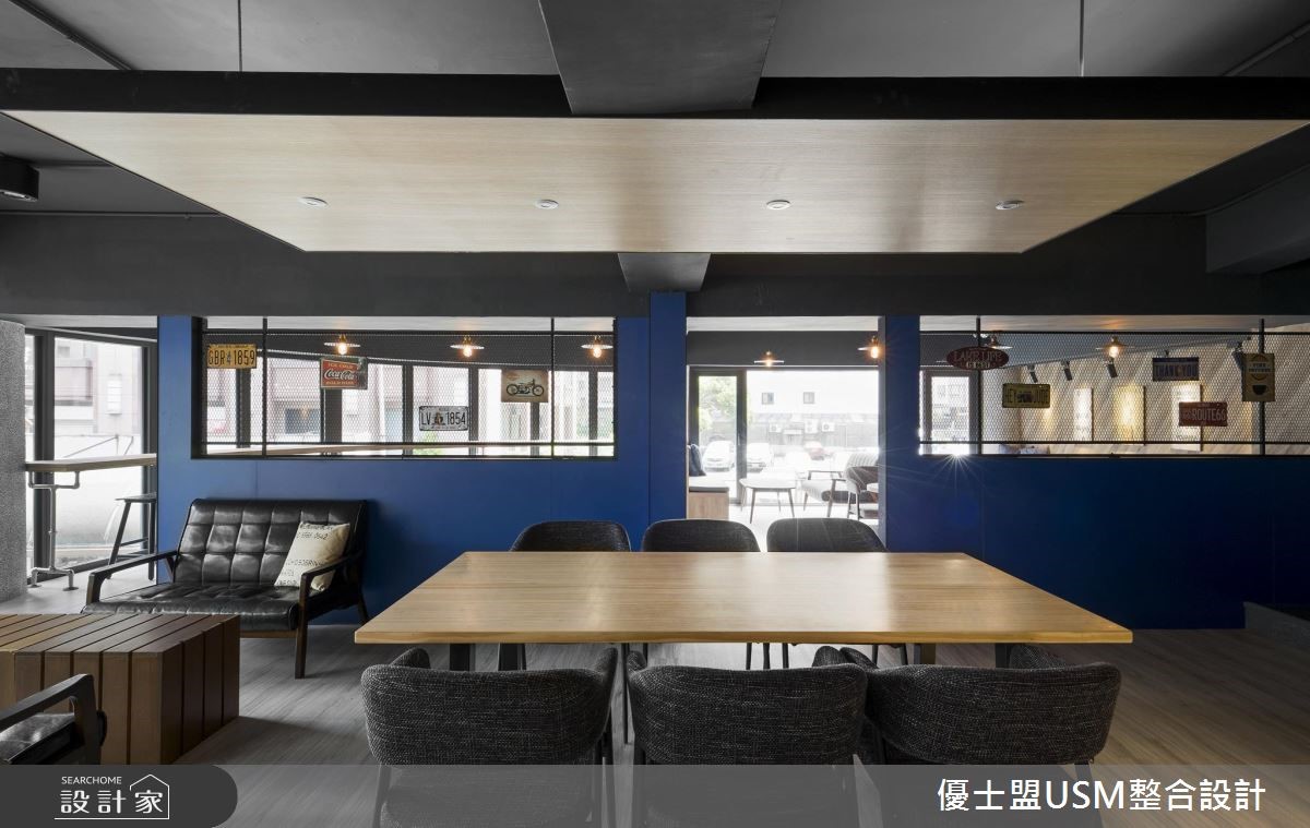 原有的老建築換上工業風的設計外衣,呈現出個性又不失