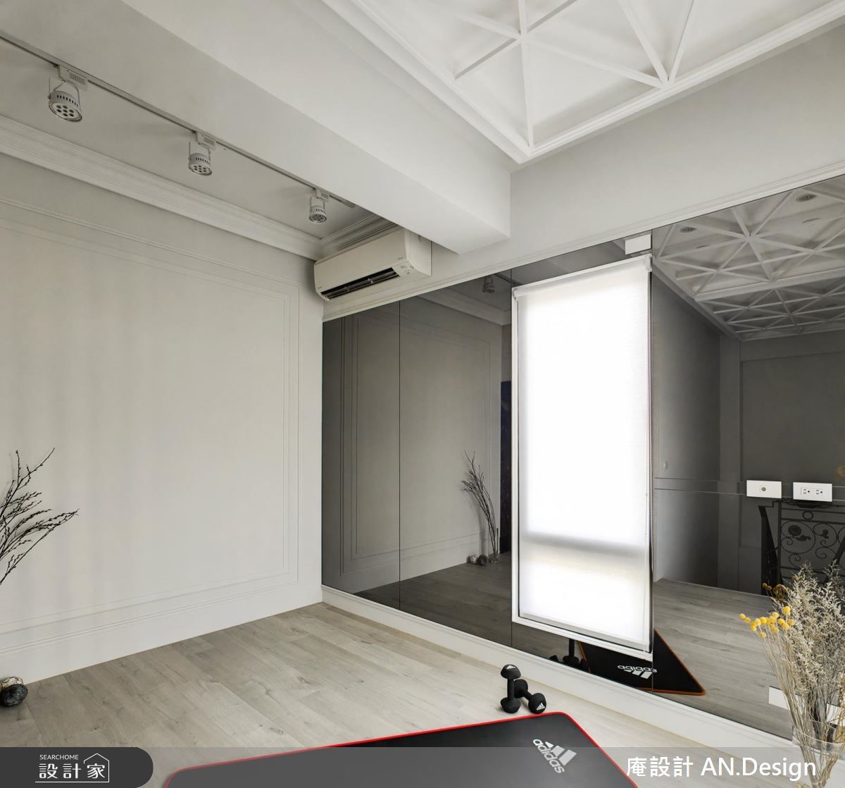 通常放在裝潢最終步驟的家具和燈飾,一開始就被屋主指