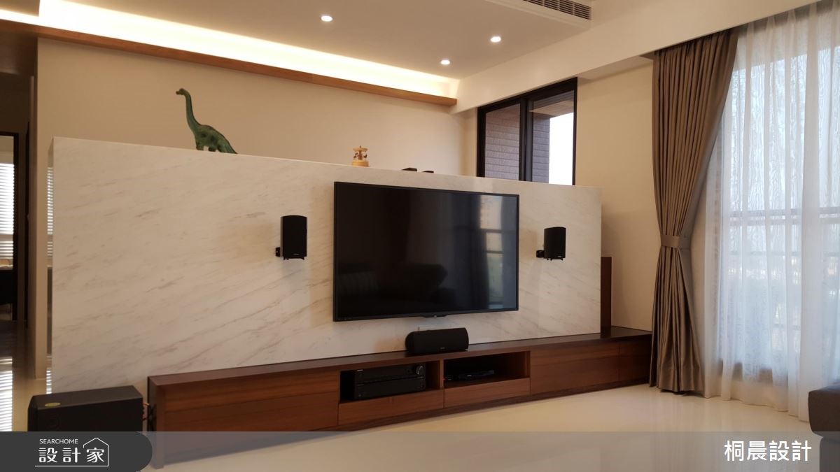 桐晨設計團隊看見 40 坪空間格局方正的新成屋優勢,於
