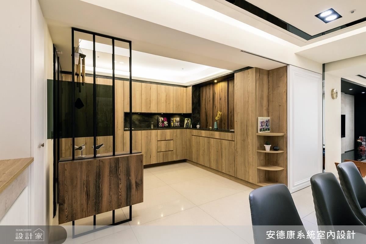 透過開闊的格局、流暢的動線,結合複合機能系統櫃體運