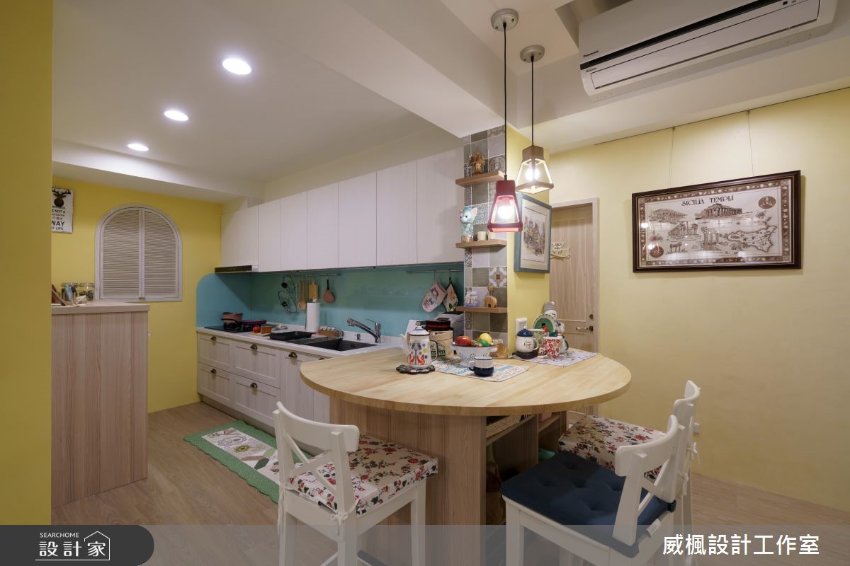 25 坪老屋空間,設計師除了將屋況加以改造外,也留下