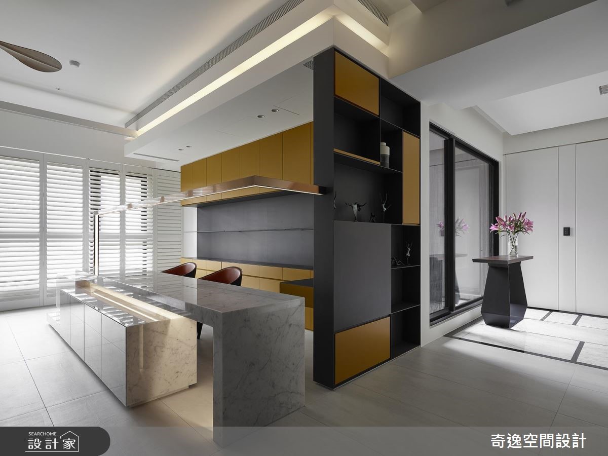 開放式公共區域,將豪宅大器格局完美呈現,天然石紋與