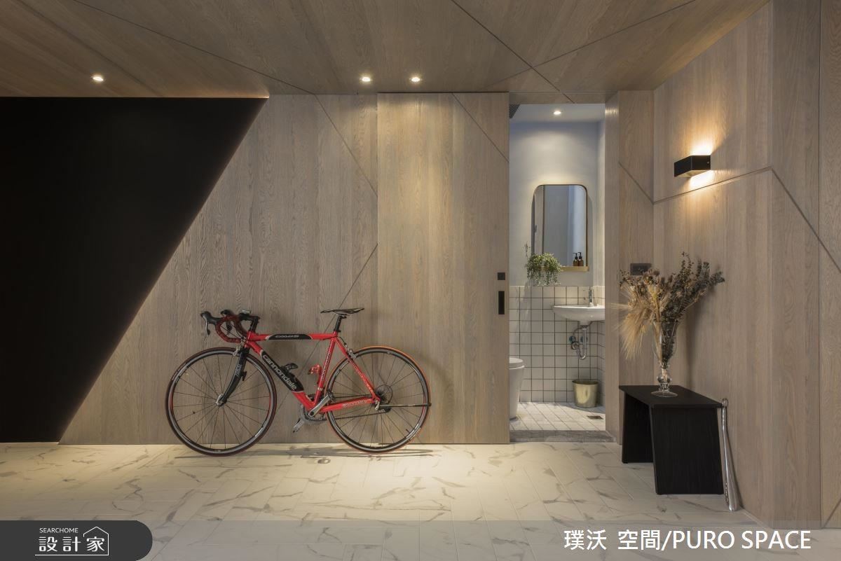 老屋翻新,熟男居住空間。如此一個人的打算,自然不需