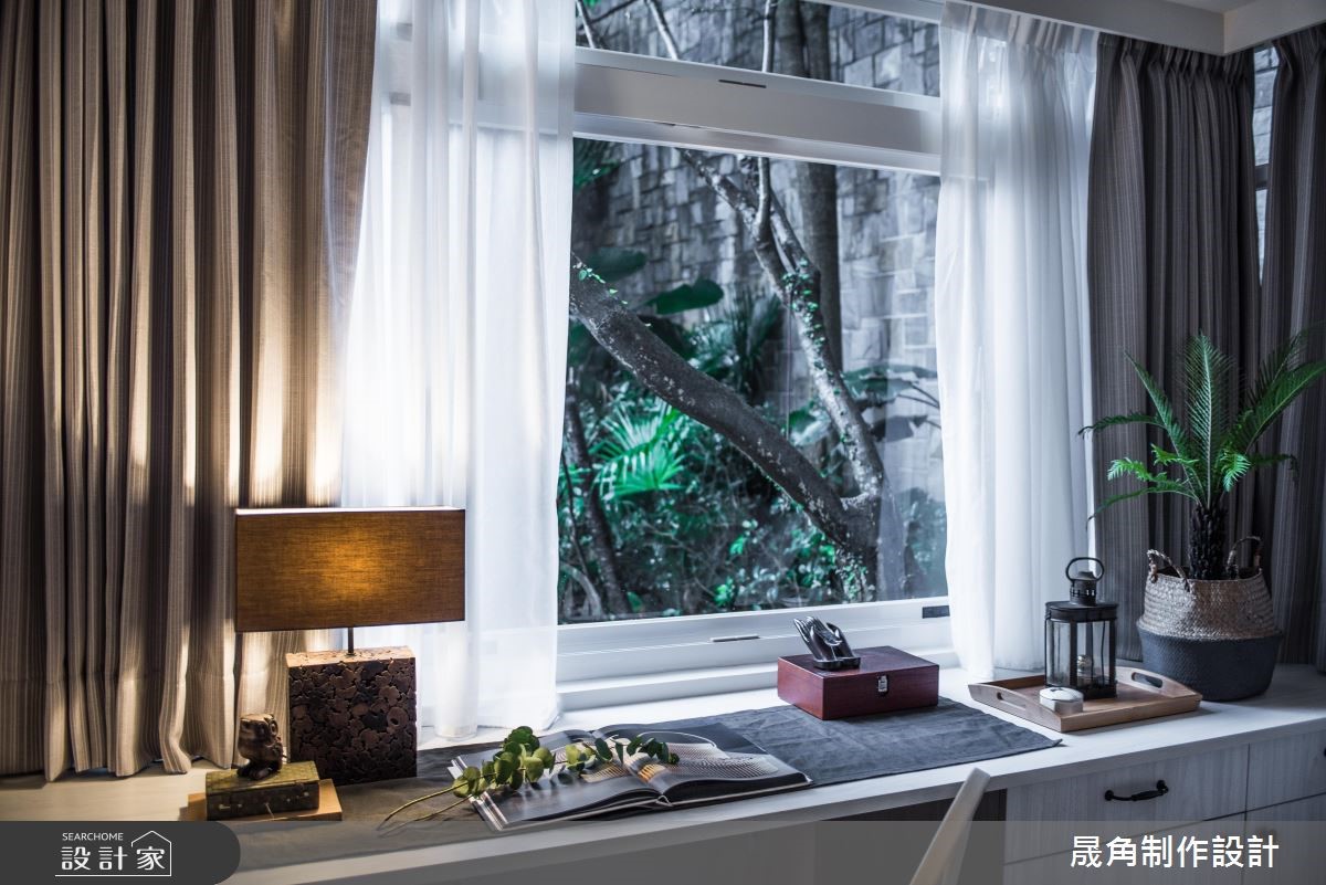 位於山區的老屋因為濕氣有著嚴重壁癌與漏水問題,晟角