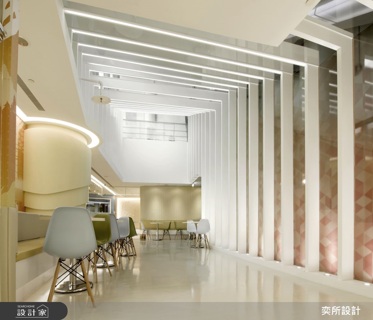 「汐游寶寶」,作為嬰幼兒游泳教學空間,讓寶寶在戲水