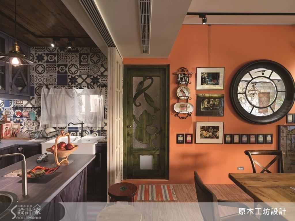 為了讓貓咪可以前往陽台貓砂盆上廁所,在餐廳挖了一個活動門,讓貓大爺可以自由出入,保持室內整潔! 為了讓貓咪可以前往陽台貓砂盆上廁所,在餐廳挖了一個活動門,讓貓大爺可以自由出入,保持室內整潔!