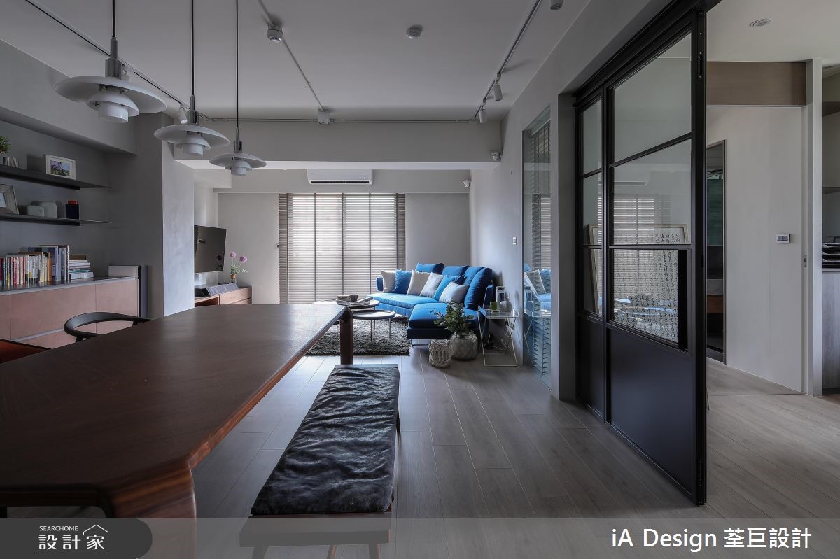 設計師將老屋予以改造,透過 Loft 風的挹注,把客、餐