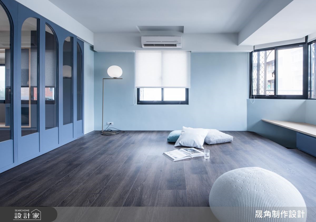 長型屋最需要注意的就是容易有陰暗問題,因此採光是讓