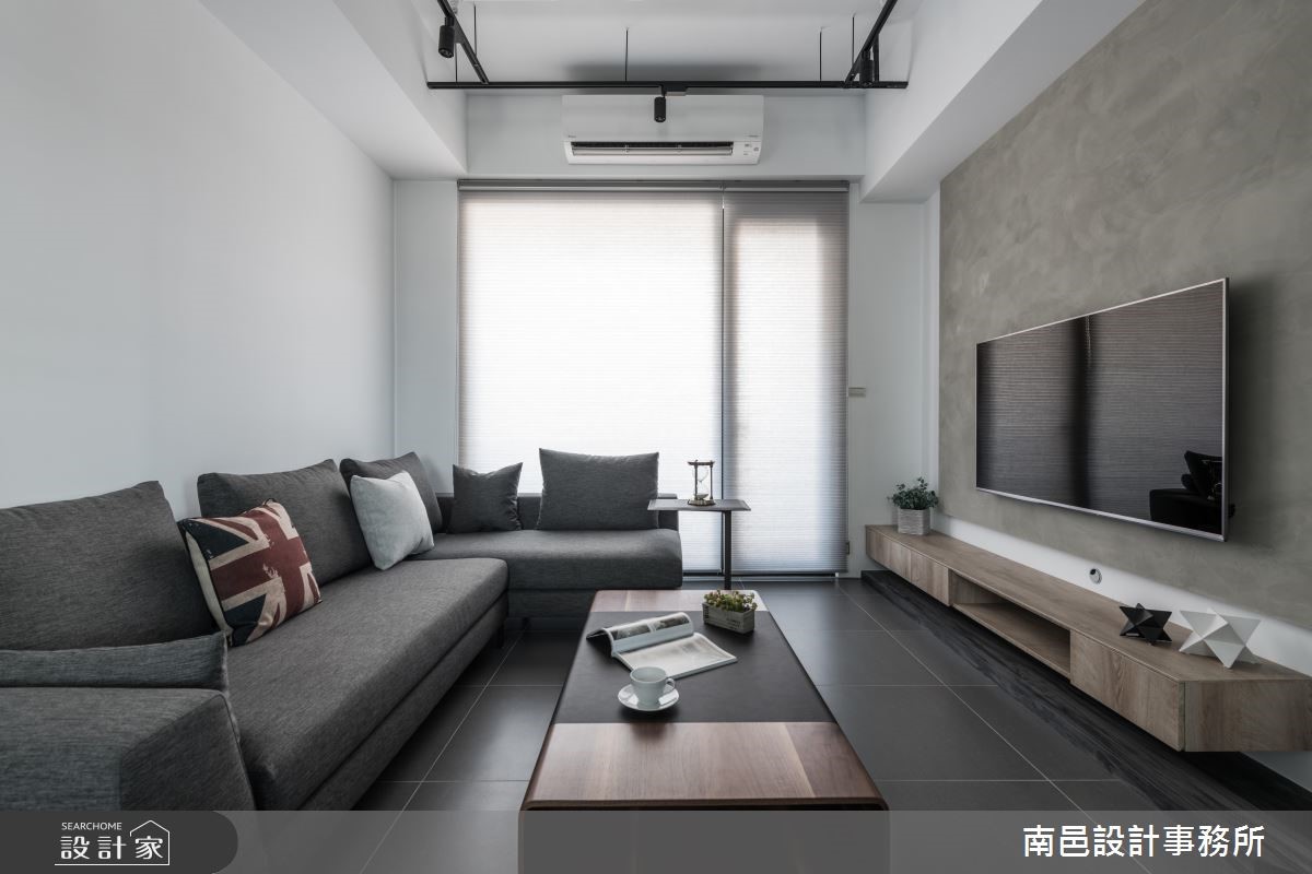 32坪現代風住宅的屋主夫婦同為科技業,對於住宅空間講
