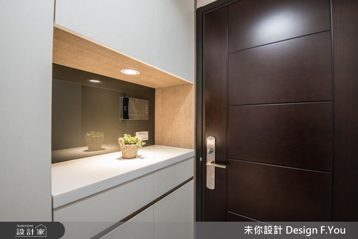 18 坪北歐風住宅,設計師將空間線條簡化,並在一片木