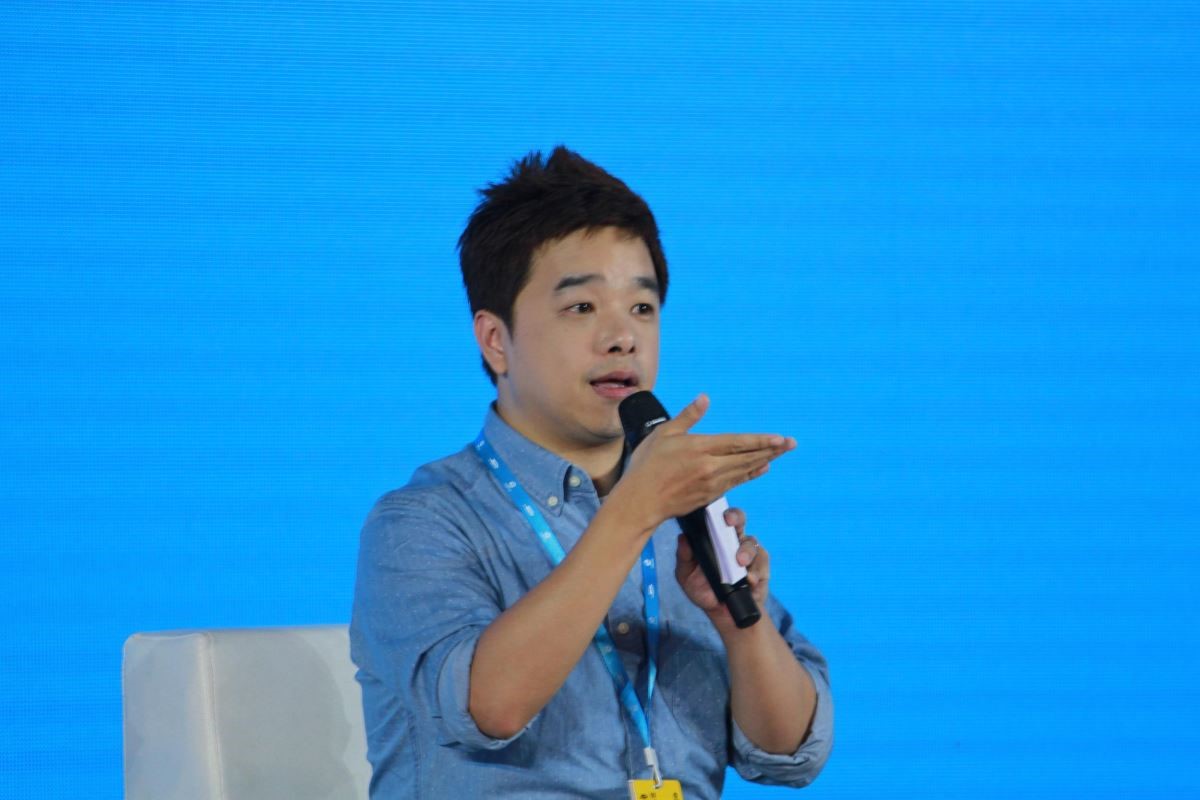 設計家Searchome網站經理楊秉寰於典禮隔天在創新作品分享會進行交流演講。 設計家Searchome網站經理楊秉寰於典禮隔天在創新作品分享會進行交流演講。