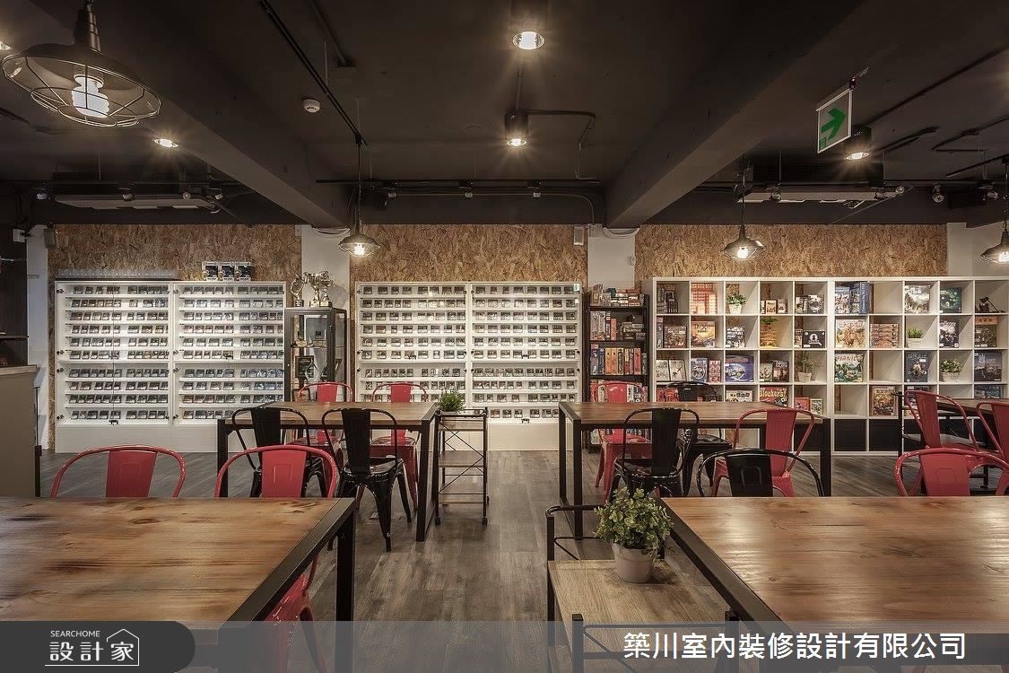 30 坪商業空間,作為桌遊店使用,設計師於空間置入 Lo