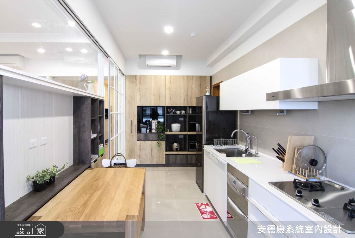 1 家 5 口的 32 坪混搭風新居,以極簡線條的美式及鄉