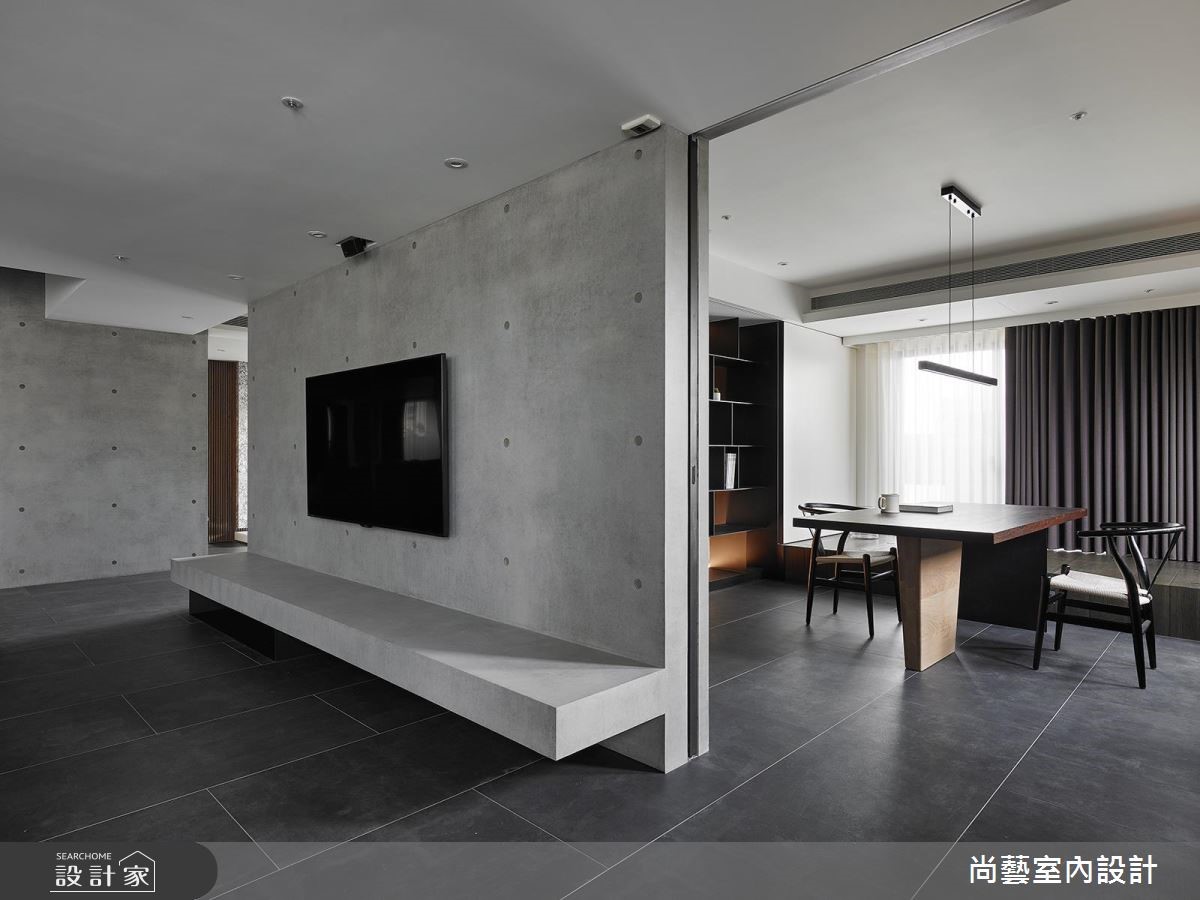65 坪老屋,設計師於空間中強調軸線串聯,並保有光線