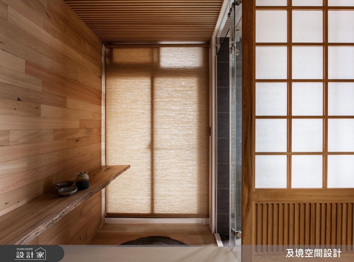 本案作為泡湯、渡假休憩空間,引用日式禪風,透過空間