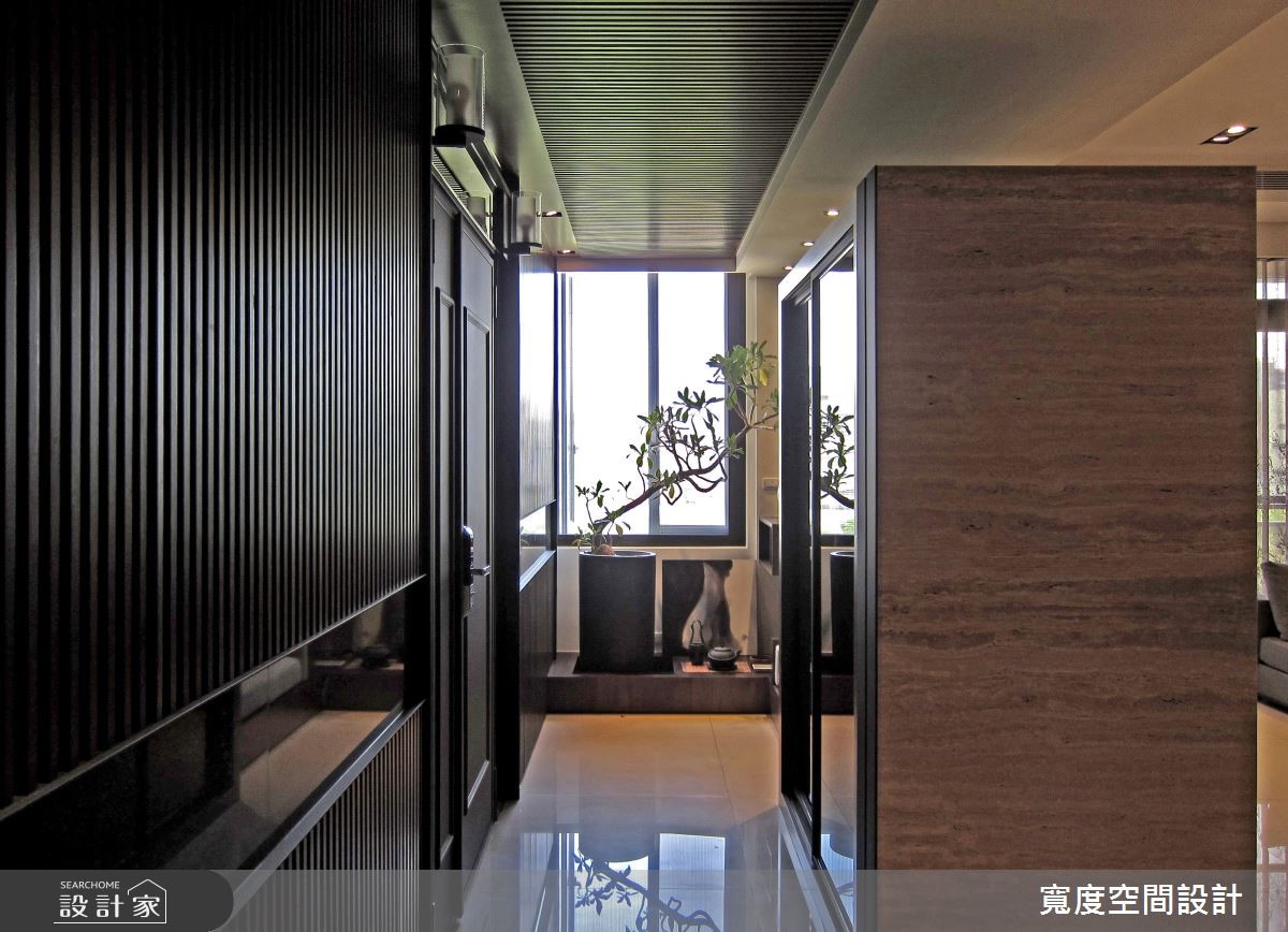 107 坪大宅,以藝廊的概念營造空間氛圍,結合屋主自身