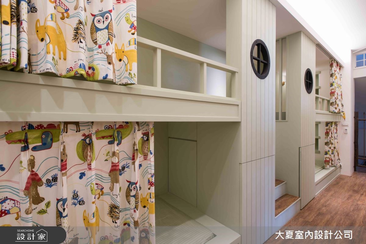 這間 60 坪的景觀樓中樓,讓鄉村風在室內呈現多元的變