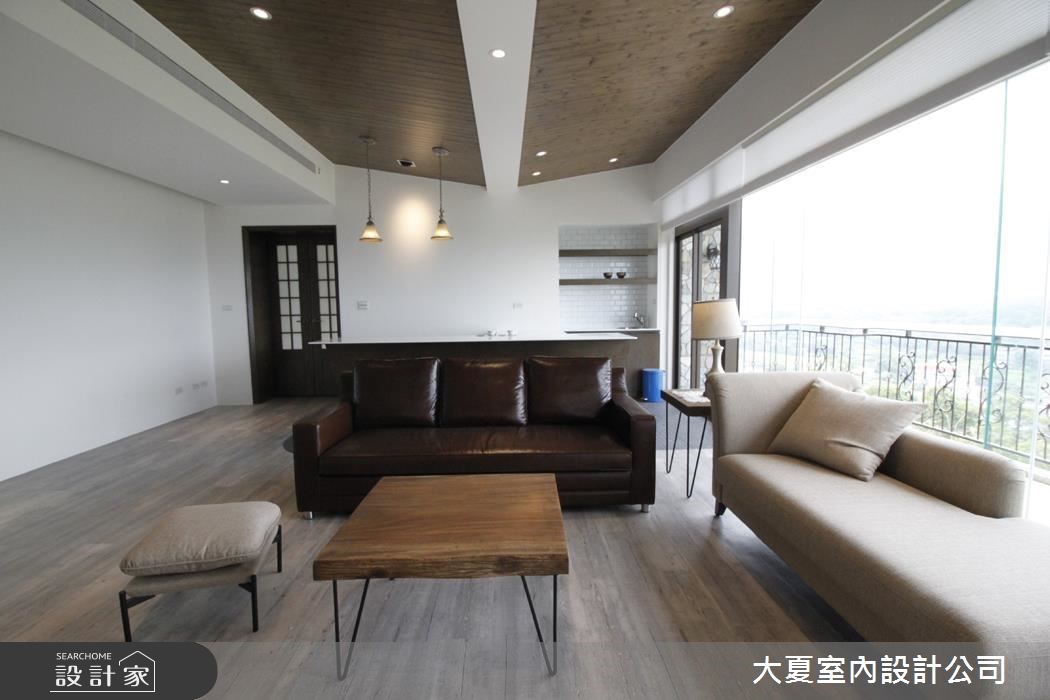 這間 60 坪的景觀樓中樓,讓鄉村風在室內呈現多元的變