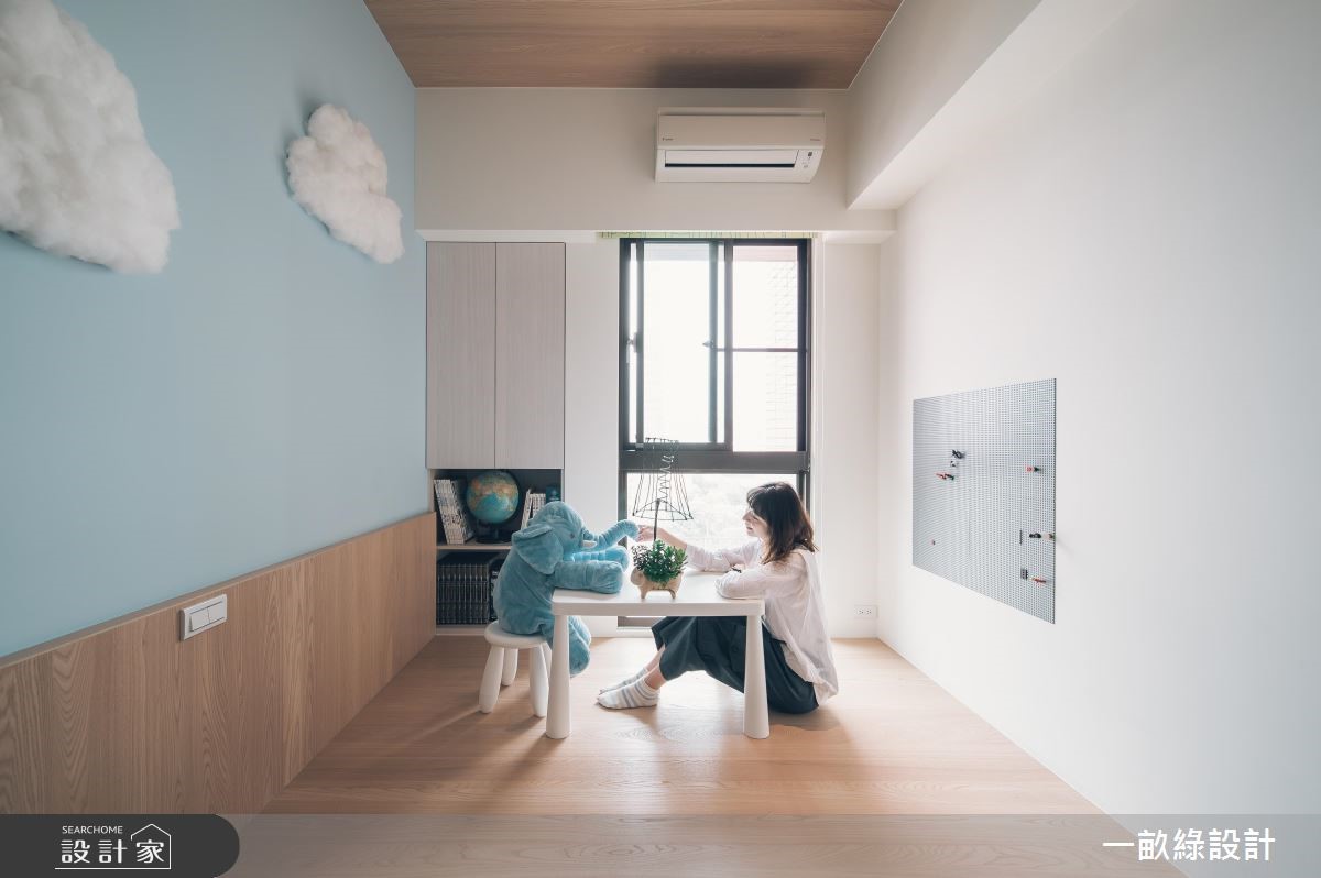 35坪住宅,設計師突破公領域的使用定義,讓客廳兼具接