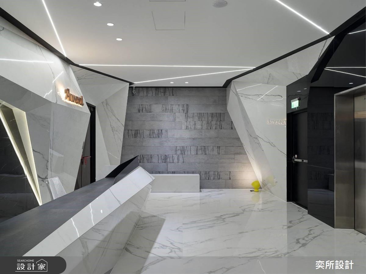 300 坪的磁磚展示空間,設計師讓磁磚突破制式的展示方