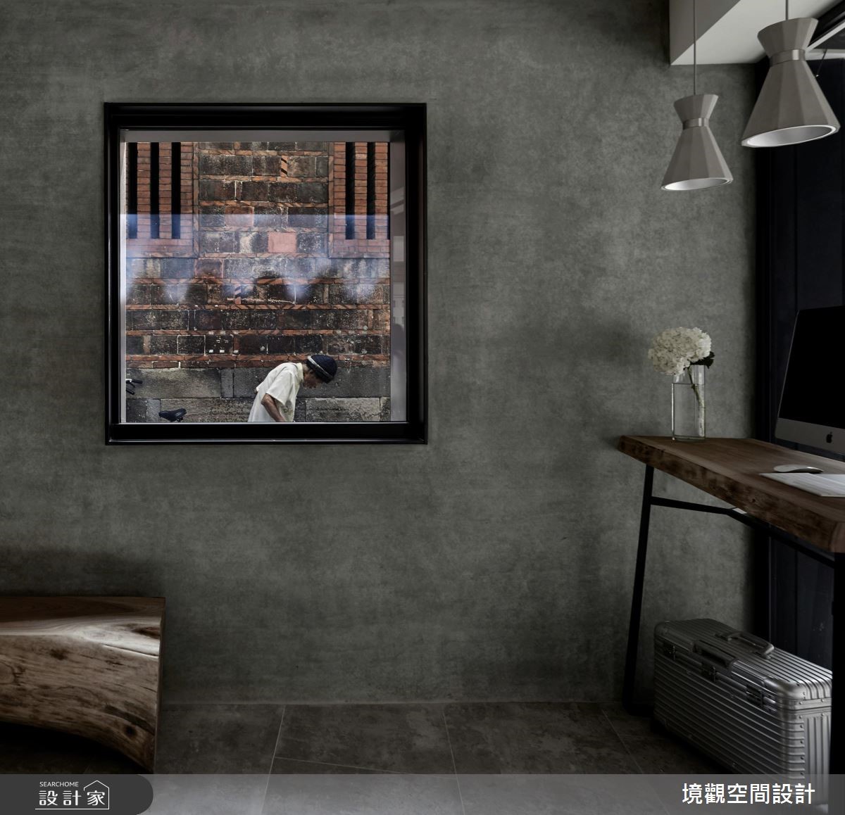 坐落於百年寺廟旁的 90 坪現代風商空,為老屋改建的風