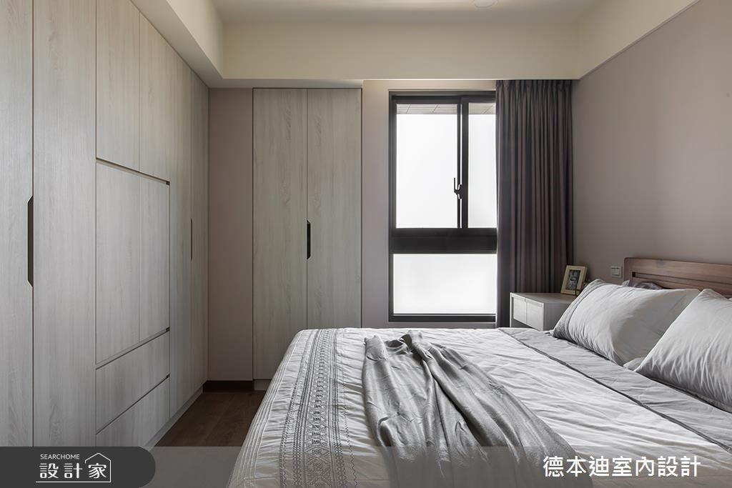 樑柱是設計師必須面對的問題,像這間 30 坪的北歐休閒