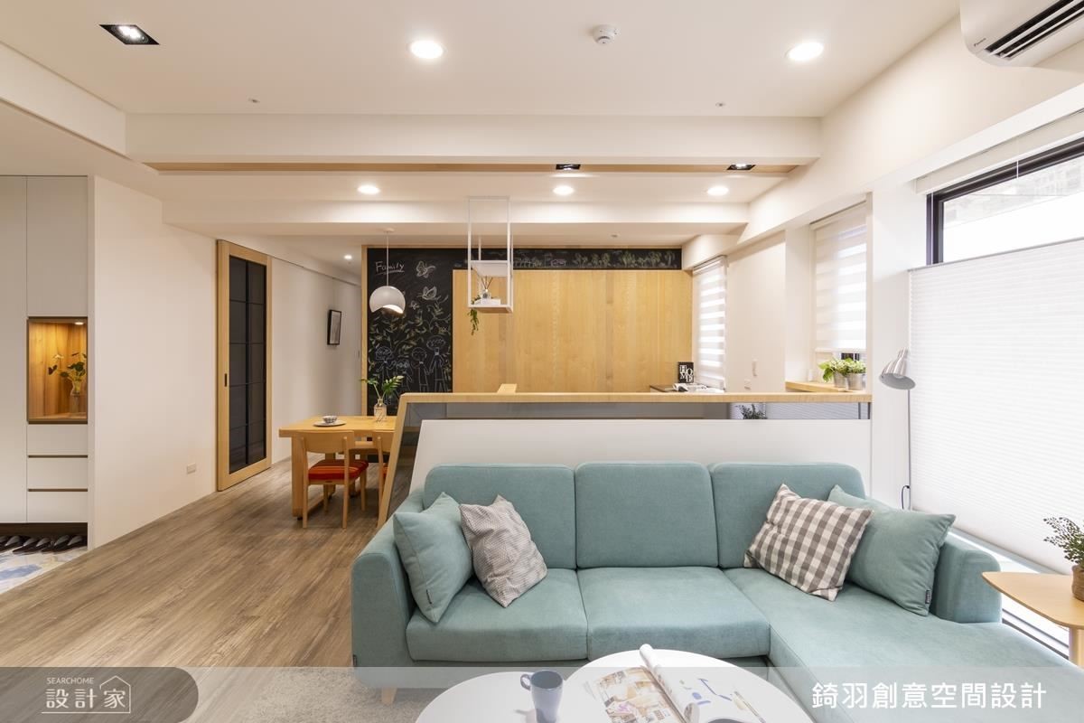 客廳、餐廳採開放格局設計,帶來開闊的視覺感受。 客廳、餐廳採開放格局設計,帶來開闊的視覺感受。