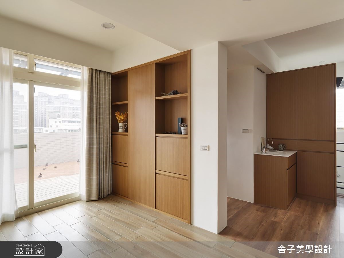 屋主夫妻為了度過閒適的退休生活,因而將居住多年的老