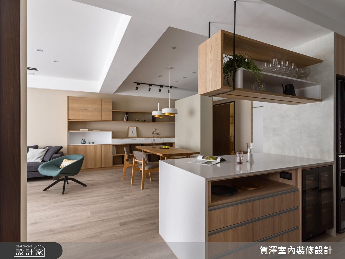 45坪的空間裡,以屋主喜愛的日系無印風作為基底,白色