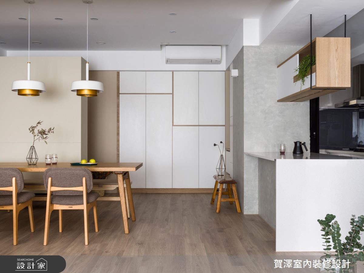 45坪的空間裡,以屋主喜愛的日系無印風作為基底,白色
