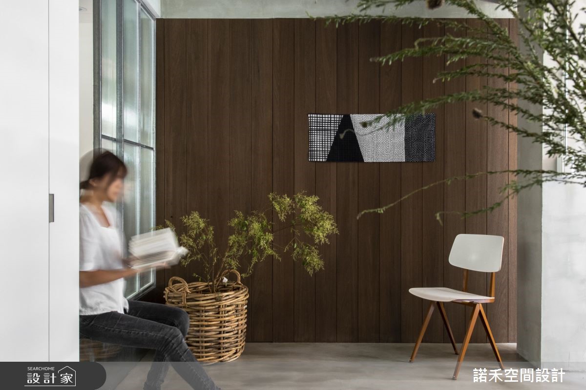 29 坪老屋,設計師突破常見的室外建材侷限,將綠色磚