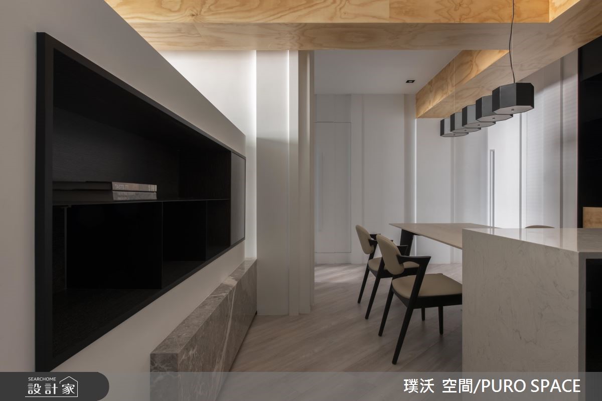 15年以上的老屋,設計師針對老舊屋況予以翻新,同時考