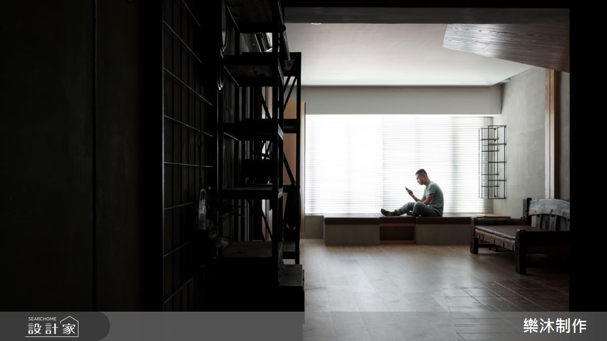 35 坪老屋,設計師採以純粹、簡約的建材,運用光與木