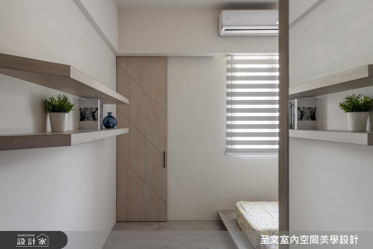 年輕的屋主夫妻喜愛現代簡約風的特質,且需要大量的收